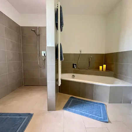 公寓 Haus Dippel Am Kurpark Inklusive Chiemgaukarte 鲁波尔丁